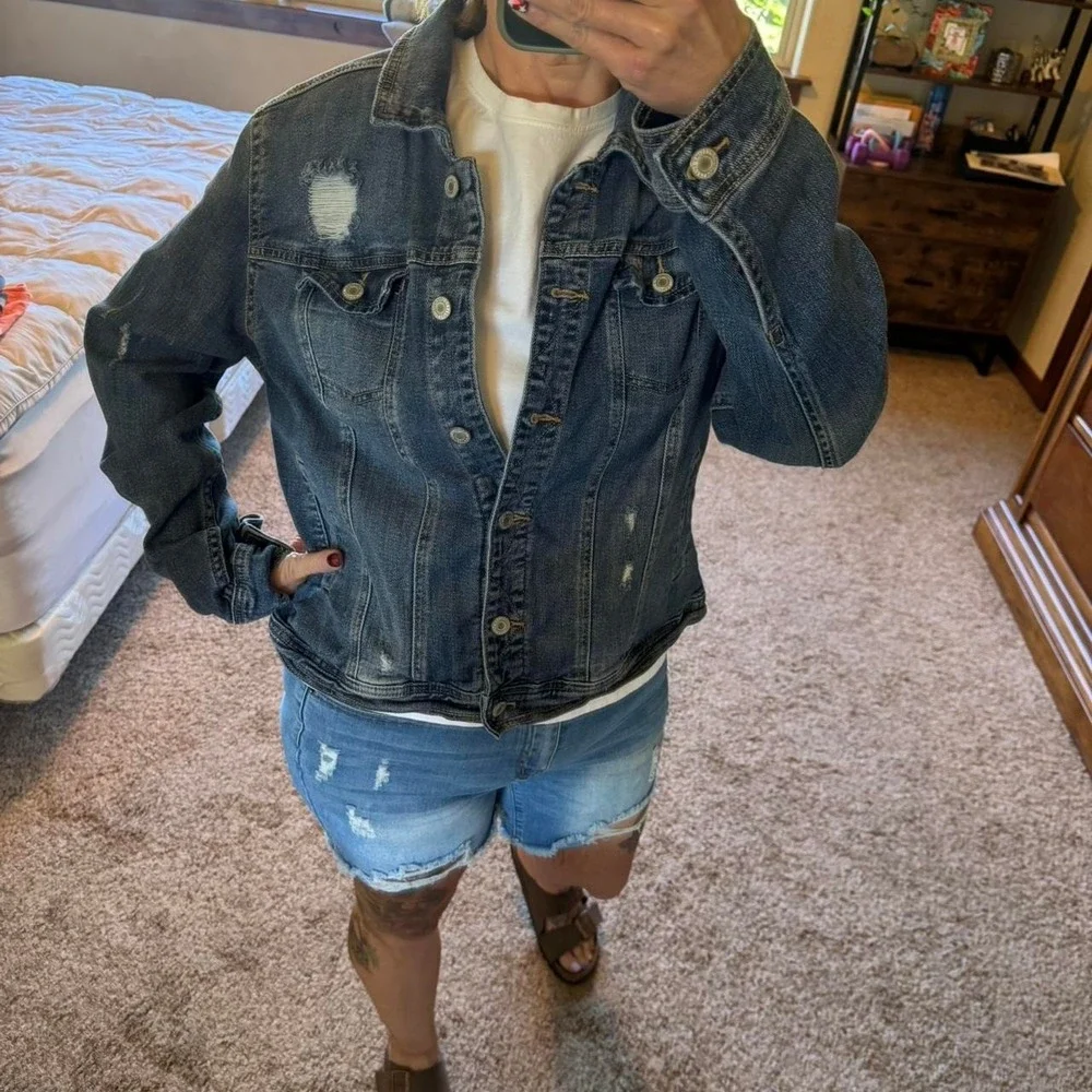 Mossimo blue denim jacket with distressed details, size XXL
